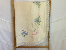 Load image into Gallery viewer, Semco Embroidered Linen Tablecloth