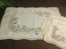 Load image into Gallery viewer, Embroidered Linen Doily Set with Crochet Edge